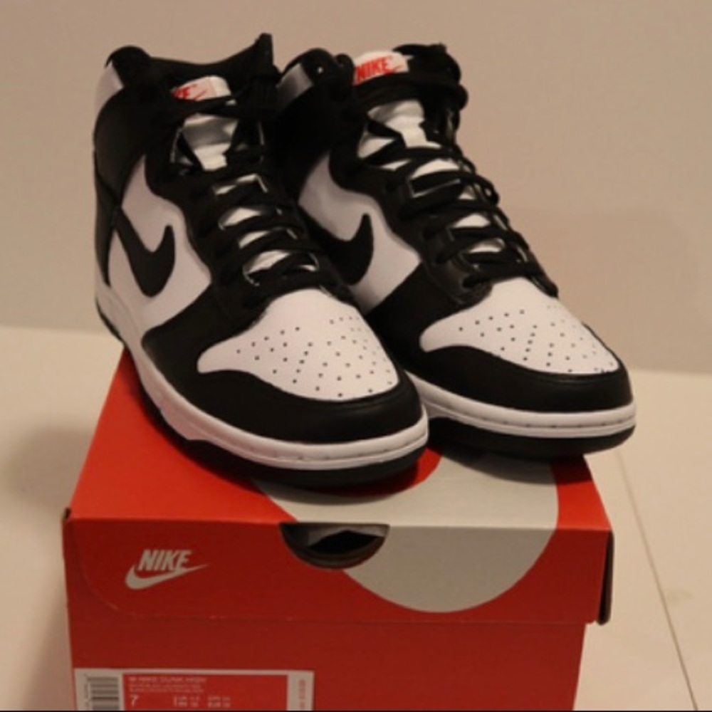 Nike Dunk High “Panda” Womens 7 Sneakers